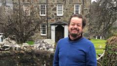 Ateb y Galw: Rolant Tomos