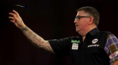 Anderson beats Hood to join Searle in semi-finals