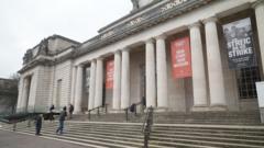 'Trafodaethau cychwynnol' dros gau'r Amgueddfa Genedlaethol ar gyfer gwaith atgyweirio