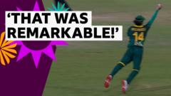 Wolvaardt makes 'outstanding' catch to dismiss Tahuhu