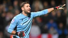 Watford sign former Bolton goalkeeper Baxter