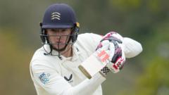 Derbyshire take Andersson and Morley on loan