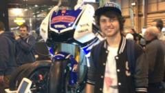 Mam a gollodd ei mab yn galw am 'newid llwyr' i'r gwasanaeth prawf