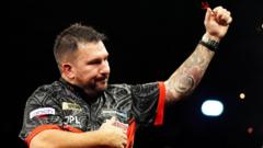 Clayton wins Premier League night three in Glasgow