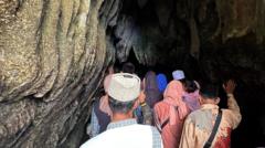 ramai-ramai-mengunjungi-gua-yang-tembus-ke-makkah-mengapa-orang-orang-percaya