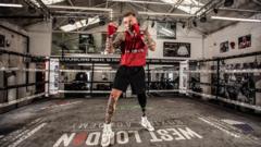 Amputee boxer wins fight for amateur bouts