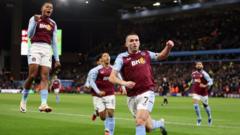 استون ویلا با پیروزی مقابل آرسنال تاریخ‌سازی کرد: این پانزدهمین برد متوالی خانگی آن‌ها بود، ویلا آخرین بار در فصل ۸۱-۱۹۸۰ چنین رکوردی داشت، همان سالی که برای آخرین بار قهرمان فوتبال انگلیس شد