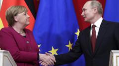 Angela Merkel na Vladimir Putin.