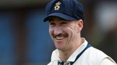 Derbyshire re-sign New Zealand fast bowler Tickner