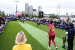 Waterloo Bridge becomes cricket pitch for T20 World Cup launch