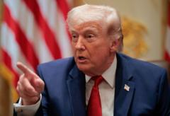 যুক্তরাজ্যসহ অন্যান্য দেশকে হরমুজ প্রণালি থেকে ‘নিজেদের তেল নিজেদেরই সংগ্রহ’ করতে বললেন ট্রাম্প 