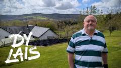 Gwrthwynebiad yn Sir Gâr i dyrbeini 'ddwywaith uchder Cadeirlan Sant Paul'