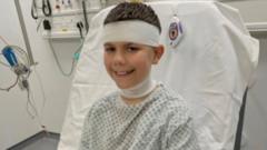 'Arwr' ifanc wedi achub ei chwaer fach rhag tân gwyllt