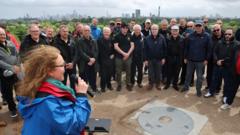 Canu ar Fryn Briallu i gofio cyfraniad Iolo Morganwg