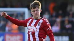 Luton sign teenage midfielder Richards from Exeter