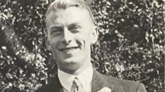 Blue plaque unveiled to honour plastic surgeon