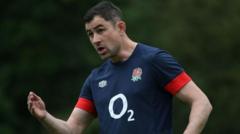 Defence coach Jones steps down from England role