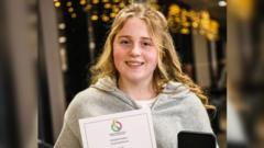 Cwmni'n cyfaddef methiannau wedi marwolaeth saer 18 oed o Fôn