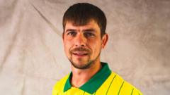 Ta-ta i'r Cofi Messi: Darren Thomas yn gadael CPD Tref Caernarfon