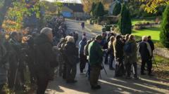 Crowds flock to quiet street to spot rare bird