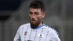 Forward Charman agrees new deal with Pools