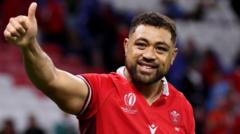 Wales back row Faletau signs new Cardiff deal