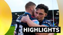 Leigh breeze to win over struggling Salford
