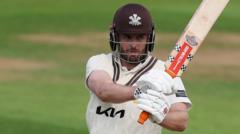 Surrey lead cut to a point after draw with Bears