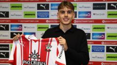 Southampton sign winger Fellows in £10m deal