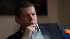 Etholiad yn ddewis rhwng Plaid Cymru a Reform - Rhun ap Iorwerth