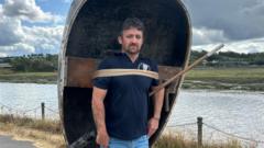 Rhybudd pysgotwyr cwrwgl y Tywi am ddiwedd traddodiad am fod yr 'afon wedi marw'