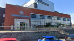 Dyn o Lanberis yn cael gorchymyn cymunedol am ddwyn offer