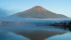 Mount Fuji still without snow in late October - longest wait in 130 years