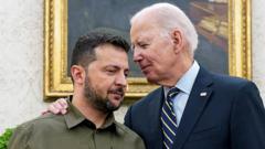 O presidente ucraniano, Volodymyr Zelensky (à esquerda), é abraçado por Biden no Salão Oval da Casa Brancapré aposta betWashington, no dia 21pré aposta betsetembropré aposta bet2023