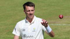 Glamorgan hope to extend bowler Hadley's stay