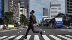 Nasib jadi kelas menengah di Indonesia - Banting tulang, makan tabungan, dan penuh kekhawatiran