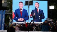 Polish knife-edge presidential vote pits liberal mayor against conservative