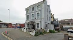 Arestio pump wedi'r anhrefn ar ôl gêm Cwpan Cymru