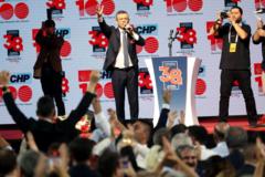 CHP kurultayına iptal davası ertelendi