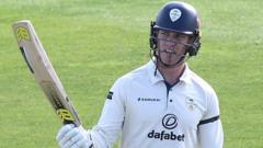 Kent and Derbyshire in tight battle at Canterbury