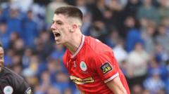 Dunfermline sign Kearney from Cliftonville