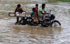 Floods in Indian state kill 28 and displace thousands