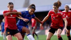 ‘Pressure back on Chelsea’ – will Man Utd mount WSL title challenge?