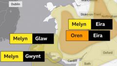 Rhybudd oren am eira i Gymru wrth i Storm Goretti daro