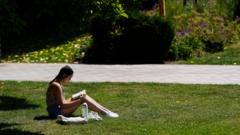Rail users urged not to travel in extreme heat