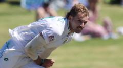 Leics bring in De Swardt as cover for Kelly