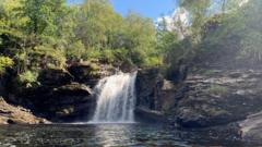 Major search to find woman in water at beauty spot