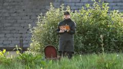 Duff says viral photo ’embarrassing’ for league
