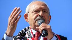 Chairman of the Republican People's Party (CHP) Kemal Kilicdaroglu dey address di crowd during one campaign rally ahead of March 31 local elections, for Turgutlu district of Manisa, Turkey on March 29, 2019