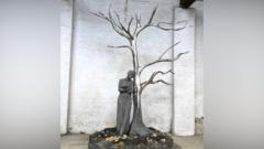 Pair fundraising for Pacific climate change statue